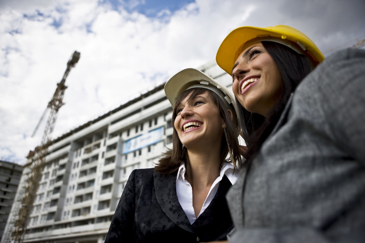 Mulheres à obra: cresce a presença feminina na construção civil -  SECONCI-RIO