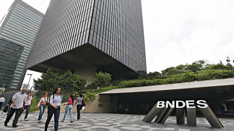 BNDES tem R$ 12,1 bi a receber de 11 países por obras de engenharia