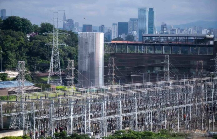 Brasil precisa mais que dobrar investimentos em infraestrutura, aponta CNI Brasil precisa mais que dobrar investimentos em infraestrutura, aponta CNI